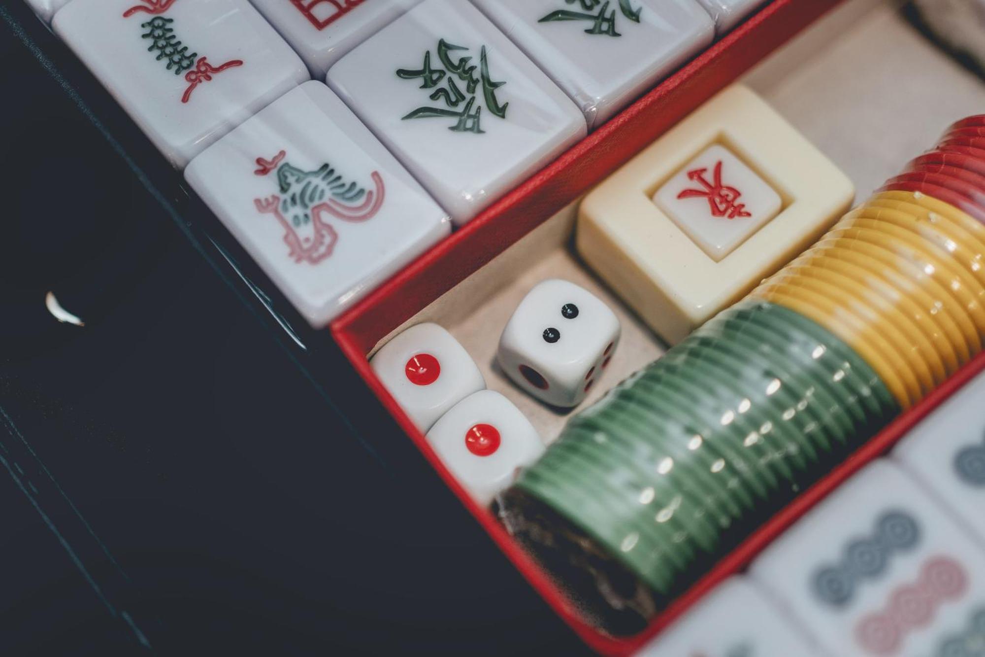 Apartment D Wah Retreat Botanika 3br 8pax Mahjong Table By Our
